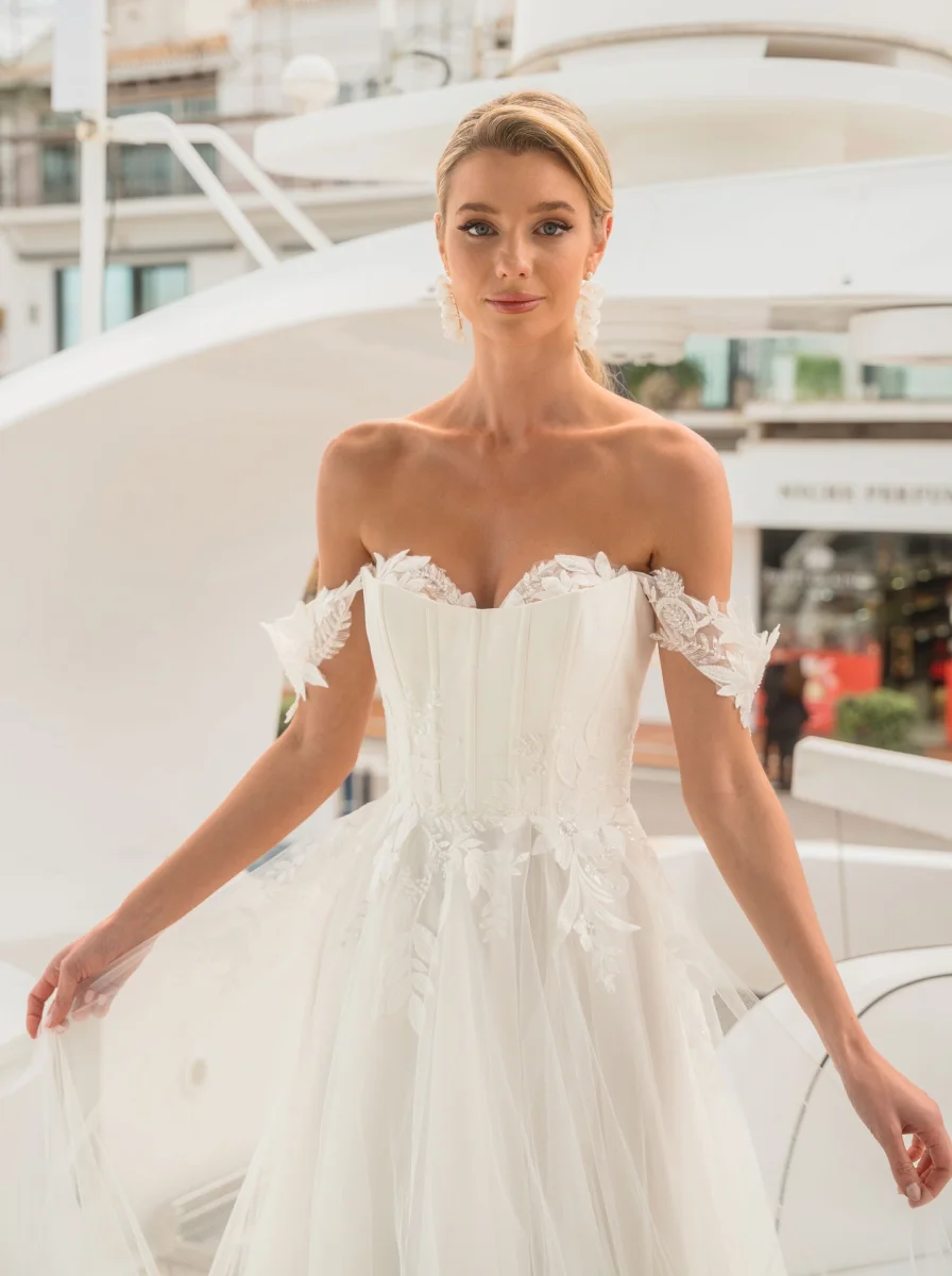Brautkleid 8213