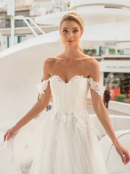 Brautkleid 8213